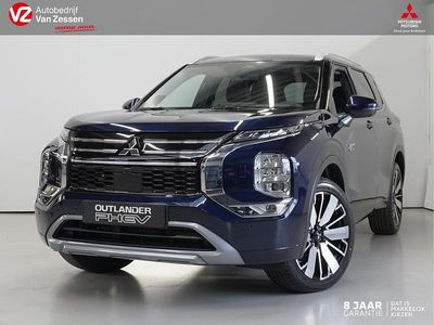 Cosmic blue (donker blauw metallic) Nieuw 2025 Mitsubishi Outlander P-HEV Instyle SUV | € 58.995 (Iets duurder)