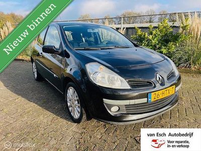 Zwart Gebruikt 2009 Renault Clio II Hatchback | € 1.850 (Eerlijke prijs)