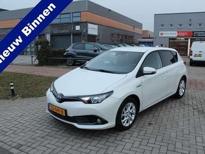Wit Occasion 2018 Toyota Auris Hybrid Hatchback | € 16.950 (Goede deal)