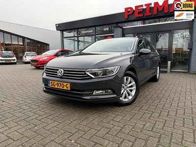 Grijs Gebruikt 2015 VW Passat Highline Stationwagen | € 10.299 (Eerlijke prijs)