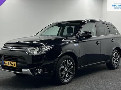 Occasion Mitsubishi Outlander P-HEV Instyle 121 PK (88 kW) 2015 Zwart SUV