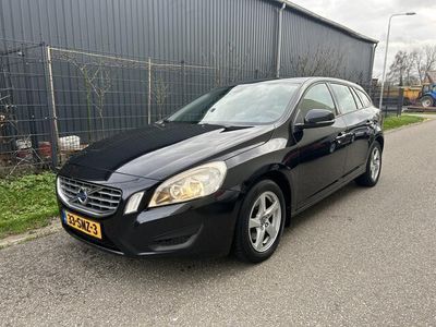 tweedehands Volvo V60 1.6 T4 Kinetic / AUTOMAAT / NAVI / CRUISE / AIRCO