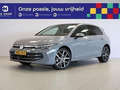Grijs, metallic lak Nieuw 2025 VW Golf VIII Style Hatchback | € 40.950 (Goede deal)