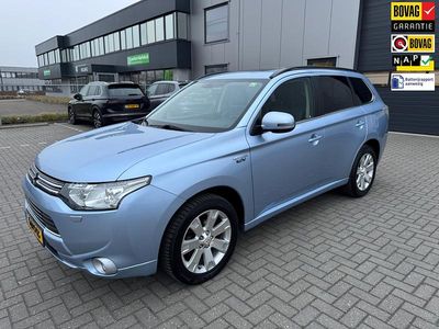 Occasion Mitsubishi Outlander P-HEV Instyle 121 PK (88 kW) 2014 Blauw SUV