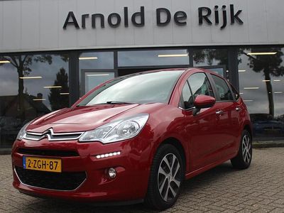 Rood Gebruikt 2015 Citroën C3 PureTech Hatchback | € 9.950 (Duur)