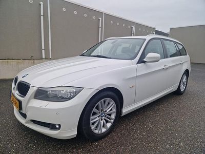 Wit Occasion 2011 BMW 318 Executive Stationwagen | € 6.450 (Eerlijke prijs)