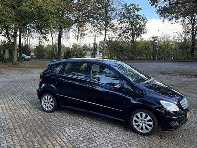 Mercedes B200