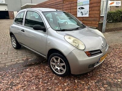 Grijs (metallic) Gebruikt 2004 Nissan Micra Visia Hatchback | € 1.150 (Eerlijke prijs)