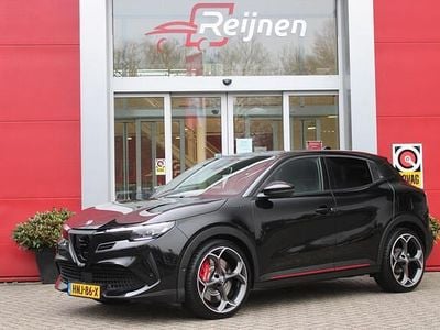 Zwart Occasion 2025 Alfa Romeo Junior Veloce SUV | € 37.995