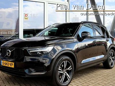 tweedehands Volvo XC40 B4 197PK MILD HYBRID AUTOMAAT R-DESIGN Navi | Trekhaak | Camera | Stoelverwarming | Elect. Achterklep | 19 Inch LM | Clima | Cruise | Led |