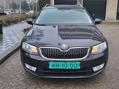 Zwart Occasion 2014 Skoda Octavia Stationwagen | € 4.750 (Eerlijke prijs)