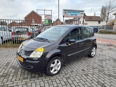 Zwart Gebruikt 2005 Renault Modus Luxe MPV | € 1.295 (Iets duurder)