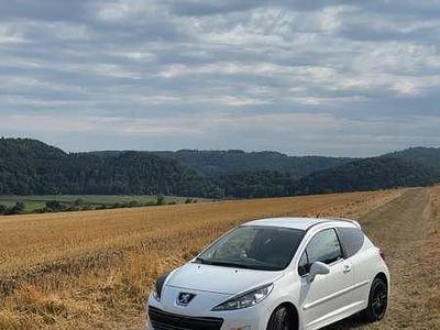 Wit Gebruikt 2011 Peugeot 207 Style Hatchback | € 3.400 (Eerlijke prijs)