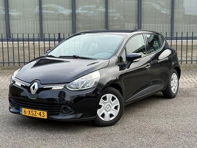 Zwart Occasion 2014 Renault Clio IV Expression Hatchback | € 4.450 (Goede deal)