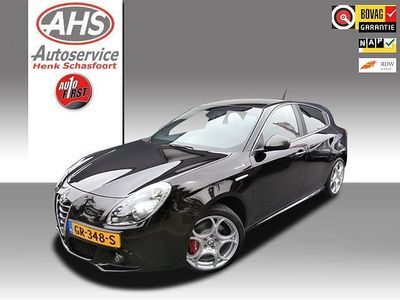 Zwart (metallic) Occasion 2015 Alfa Romeo Giulietta Exclusive Hatchback | € 9.950