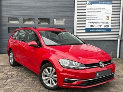 Rood Occasion 2020 VW Golf VII Comfortline Stationwagen | € 14.499 (Goede deal)