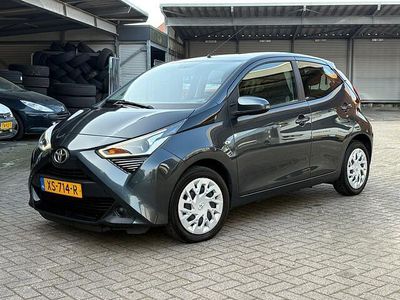 Grijs Occasion 2019 Toyota Aygo X-play Hatchback | € 8.282 (Eerlijke prijs)
