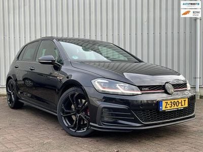 Zwart (metallic) Occasion 2017 VW Golf VII GTI Hatchback | € 19.750 (Eerlijke prijs)