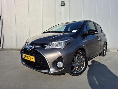 Bruin Occasion 2016 Toyota Yaris Limited Hatchback | € 12.999 (Eerlijke prijs)
