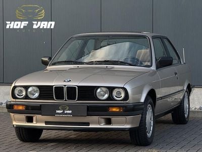 Geel Occasion 1990 BMW 318 Sedan | € 19.999