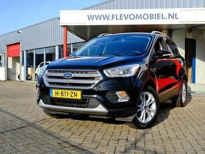 Zwart Occasion 2017 Ford Kuga ST-Line SUV | € 13.850 (Goede deal)