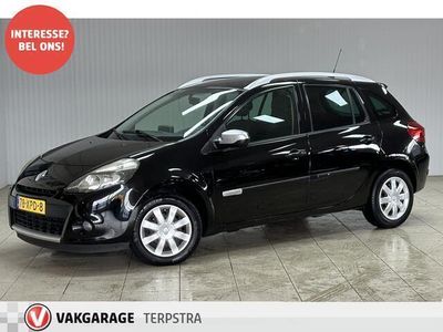 tweedehands Renault Clio Estate 1.5 dCi Collection/ Navi/ Airco/ Cruise/ Elek. pakket/ Isofix/ Bluetooth/ Armsteun/ Multi. LEDER. Stuur/ Mistl./ Dakrails/ Extra getint glas.