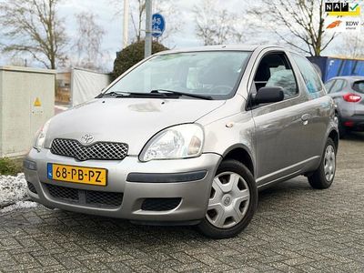Grijs Occasion 2004 Toyota Yaris Hatchback | € 1.650 (Eerlijke prijs)