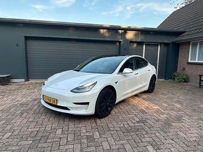 Occasion 2019 Tesla Model 3 Standard Range Plus Sedan | € 15.600 (Eerlijke prijs)