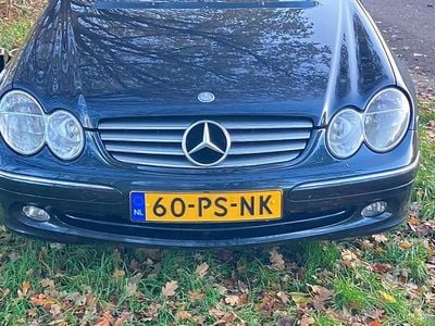 Zwart (metallic) Occasion 2002 Mercedes CLK240 Elegance Coupé | € 2.900