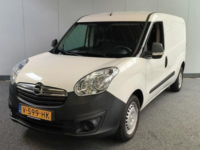 tweedehands Opel Combo 1.3 CDTi L2H1 Edition uit 2017 Rijklaar + 6 maanden Bovag-garantie Henk Jongen Auto's in Helmond, al 50 jaar service zoals 't hoort!