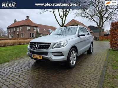 Grijs (metallic) Gebruikt 2014 Mercedes 250 SUV | € 19.945