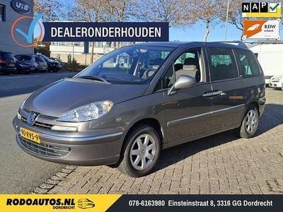 Grijs (metallic) Gebruikt 2011 Peugeot 807 MPV | € 2.499