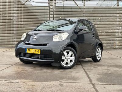 Zwart, metallic lak Gebruikt 2009 Toyota iQ Comfort Hatchback | € 4.750 (Eerlijke prijs)