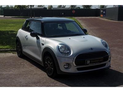 Wit Gebruikt 2017 Mini Cooper Business Hatchback | € 11.500 (Super prijs)