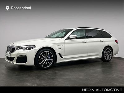 Wit Occasion 2022 BMW 530e Executive Stationwagen | € 39.880 (Iets duurder)