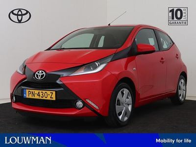 Occasion Toyota Aygo X-play 69 PK (50 kW) 2017 Rood Hatchback