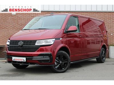 Rood Occasion 2024 VW Transporter Van | € 39.950 (Goede deal)