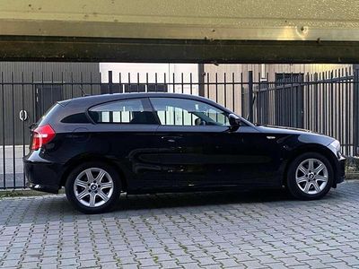 Zwart Occasion 2011 BMW 116 Executive Hatchback | € 4.995 (Eerlijke prijs)