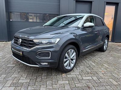 Grijs Occasion 2018 VW T-Roc Sportline SUV | € 16.950 (Eerlijke prijs)