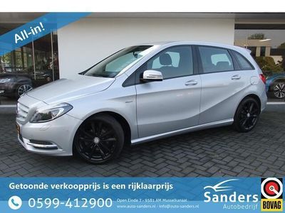 tweedehands Mercedes B180 Ambition / LED/ All-season/ Navigatie/ Parkeersens