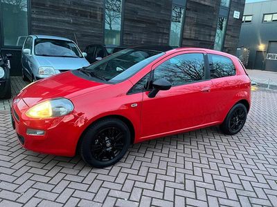 Rood Occasion 2012 Fiat Punto Easy Hatchback | € 4.990 (Iets duurder)