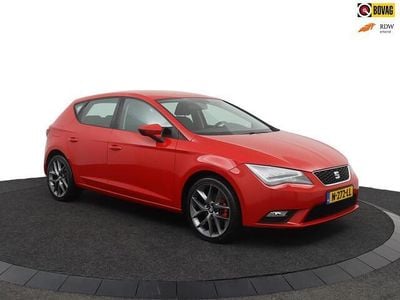 Rood Occasion 2014 Seat Leon Business Hatchback | € 6.999 (Eerlijke prijs)
