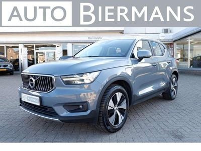 Grijs Gebruikt 2020 Volvo XC40 Momentum SUV | € 29.895 (Eerlijke prijs)