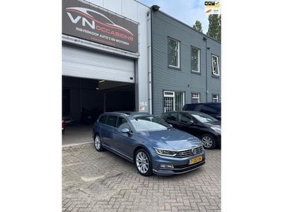 Occasion VW Passat R-line 150 PK (110 kW) 2018 Blauw Stationwagen