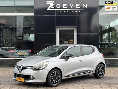 Grijs Gebruikt 2014 Renault Clio IV Dynamique Hatchback | € 6.995 (Eerlijke prijs)