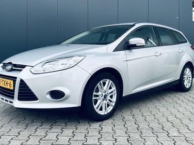 tweedehands Ford Focus Wagon 1.6 TI-VCT Lease Trend Airco Trekhaak NAP