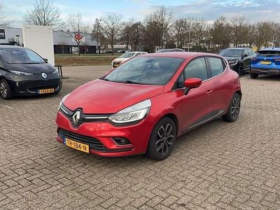 Rood Occasion 2018 Renault Clio IV Intens Hatchback | € 10.840