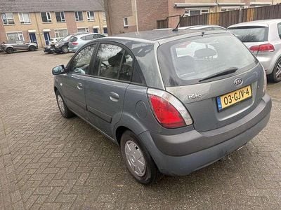 Occasion Kia Rio 97 PK (71 kW) 2008 Grijs MPV