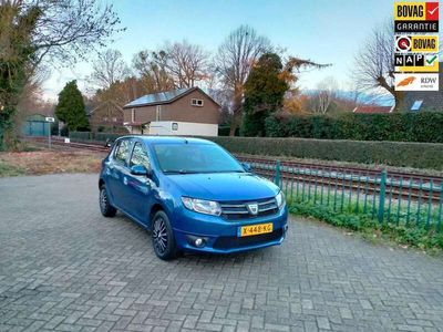 tweedehands Dacia Sandero 1.2 16V laureate airco navi pdc trekhaak lage KM R