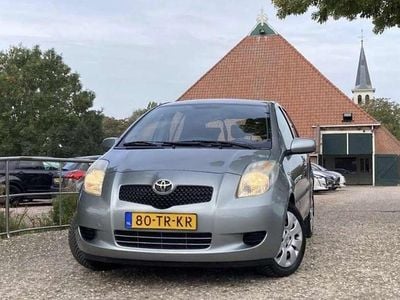 Grijs Gebruikt 2007 Toyota Yaris Sol MPV | € 3.999 (Goede deal)